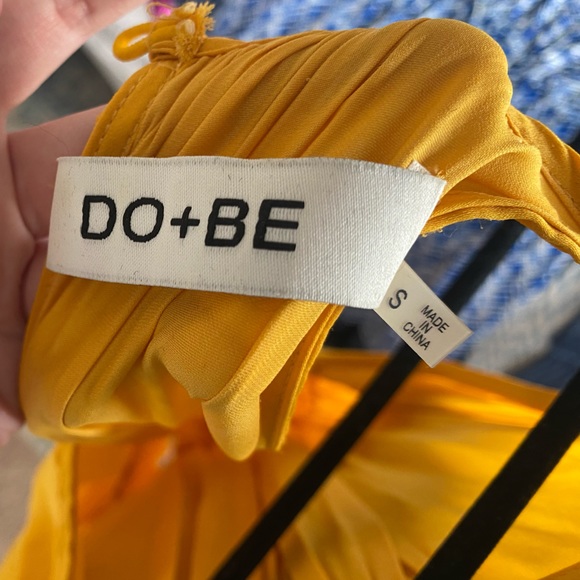 Sunny Yellow Sleeveless Halter Dress with Cinched Waist - Picture 6 of 6